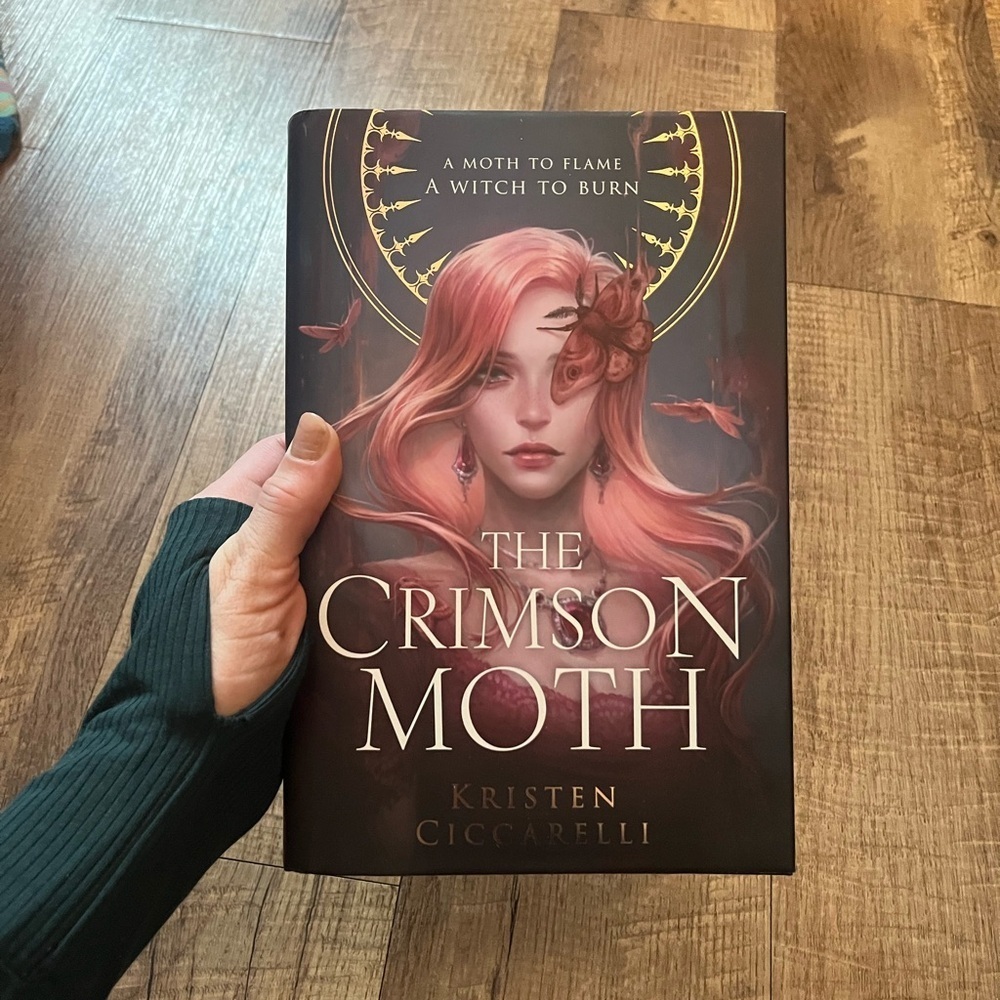 Fairyloot The Crimson Moth - Picture 2 of 10